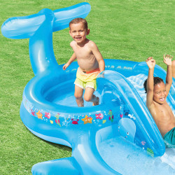 Centro de juegos hinchable INTEX ballena con pulverizador