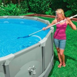 Kit de limpieza para piscina Intex con mango telescópico 28002